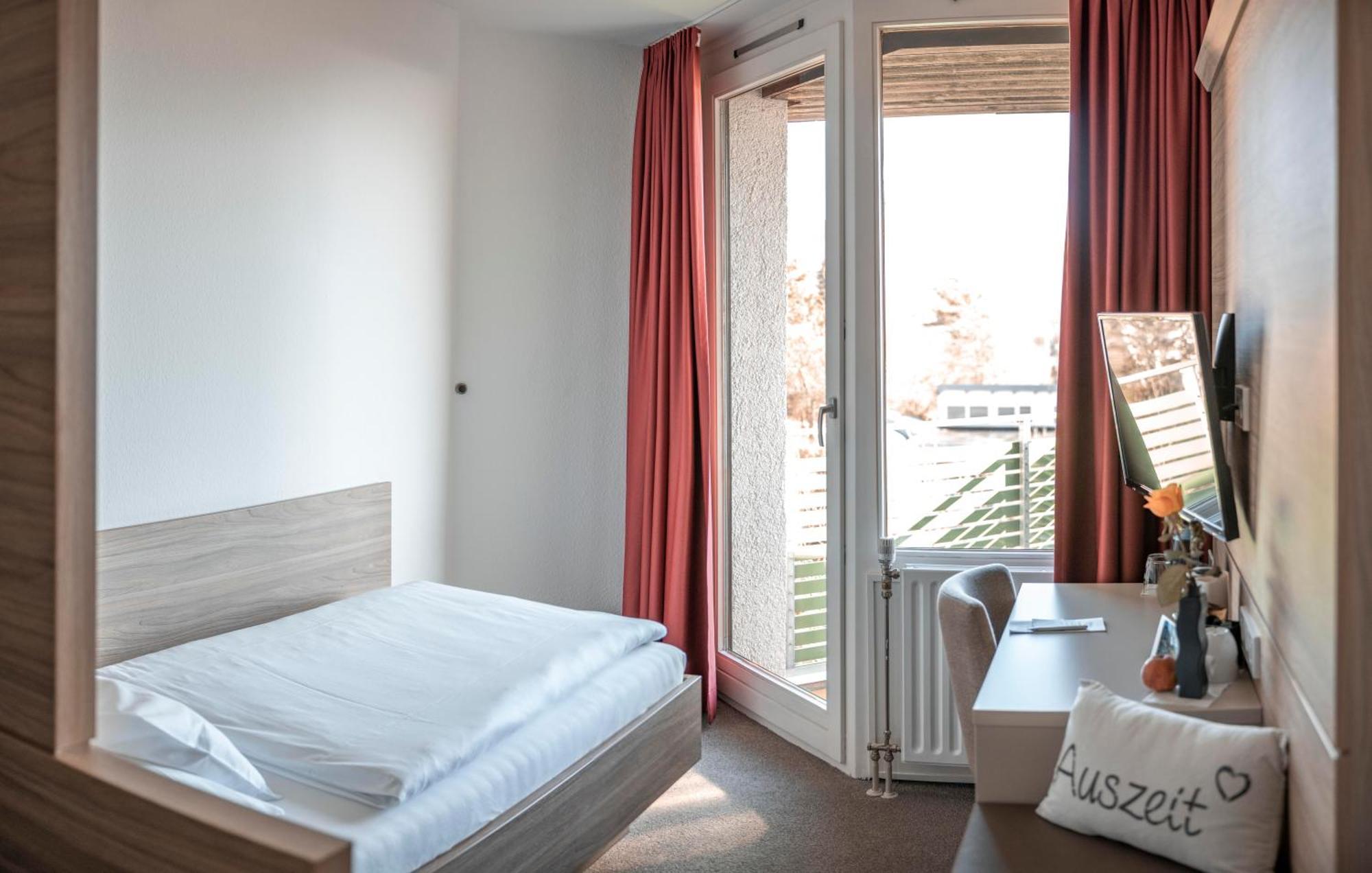 Hotel Am Schlossberg Херренбург Экстерьер фото